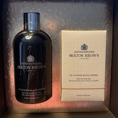 Molton Brown London Unisex 10 & 8.8Oz Re-Charge Black Pepper Body Care Gift Set
