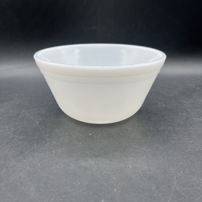 Vintage Federal Glass Co. 6'' White Milk Glass Oven Ware Mixing Serving Bowl EUC