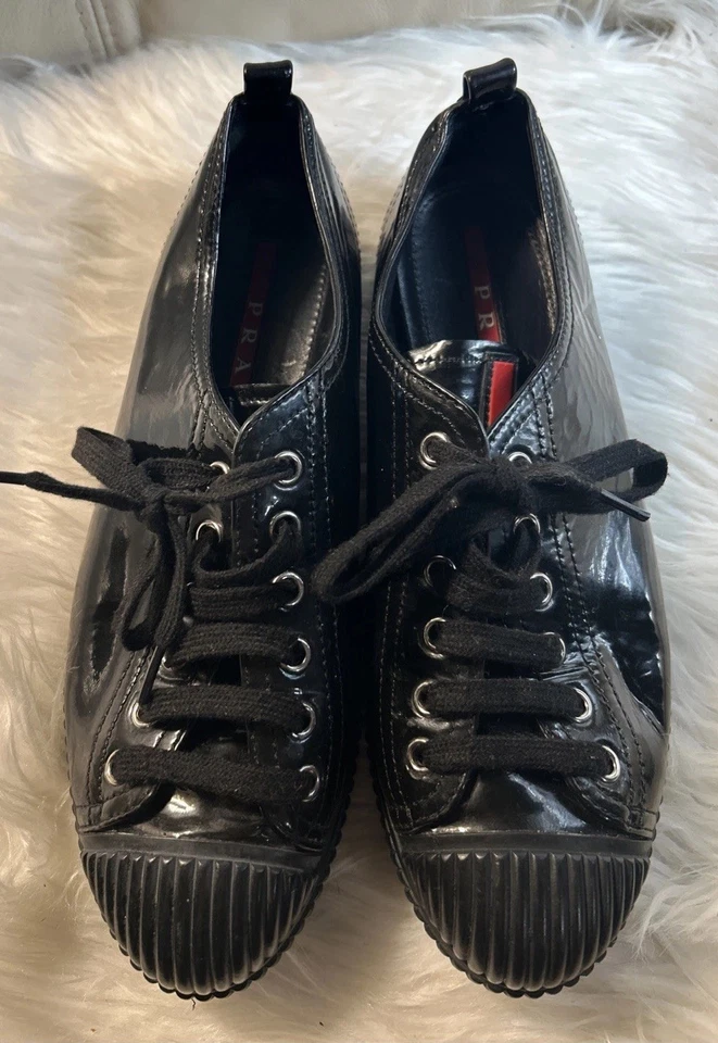 Zapatillas Prada Mujer Talla 7 ¡Brillantes! Charol con cordones negro 37,5 Foto 3 de 4