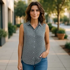 H&M Women's Size 8 Small Medium Geometric Sleeveless Blouse Button Down