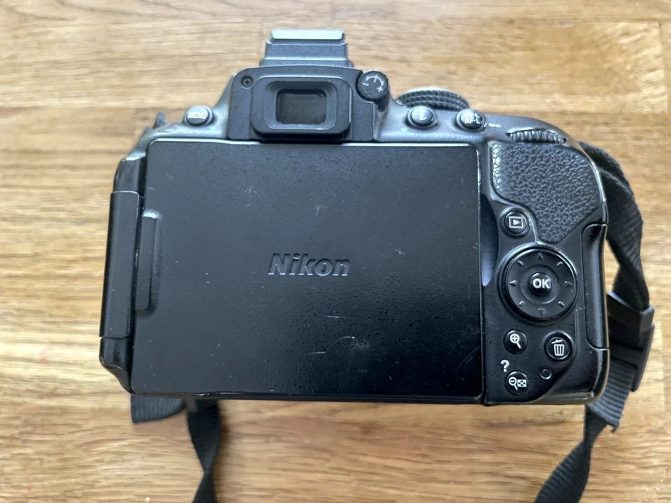 Nikon D5300 DSLR mit Nikkor 50mm & Tamron 17-50mm | Komplett-Set, wenig genutzt - Bild 3 von 4