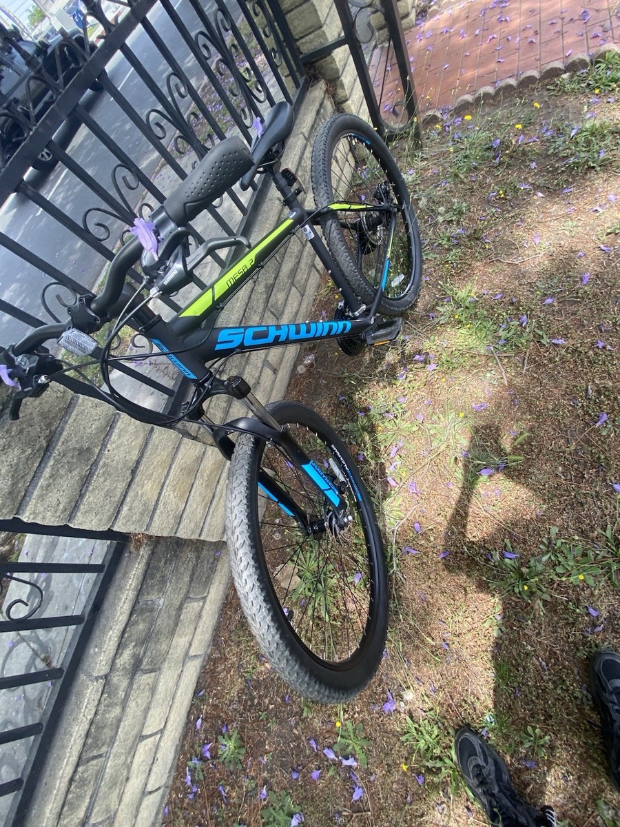 Schwinn 2023 Mesa 2 Mountain Bike Medium Disc Brakes, Shocks, 27.5