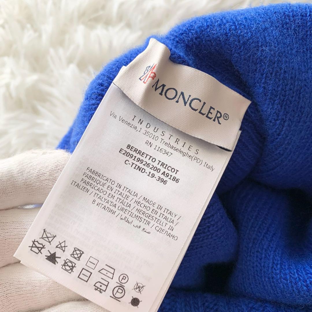 Moncler Knit Hat Beanie Large Logo Patch Blue with Tag and  display picture 1