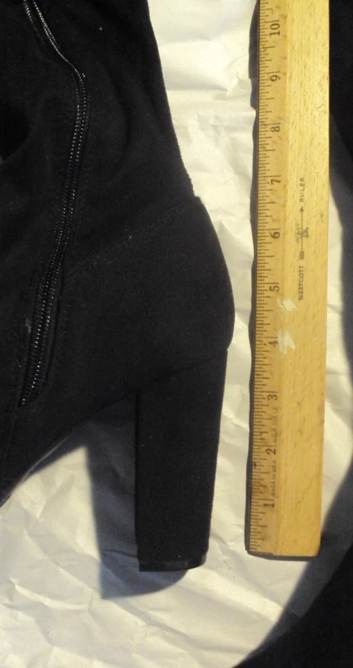 Botas hasta el muslo talla 9 gamuza negra tacón 3" marca bambú Foto 3 de 4