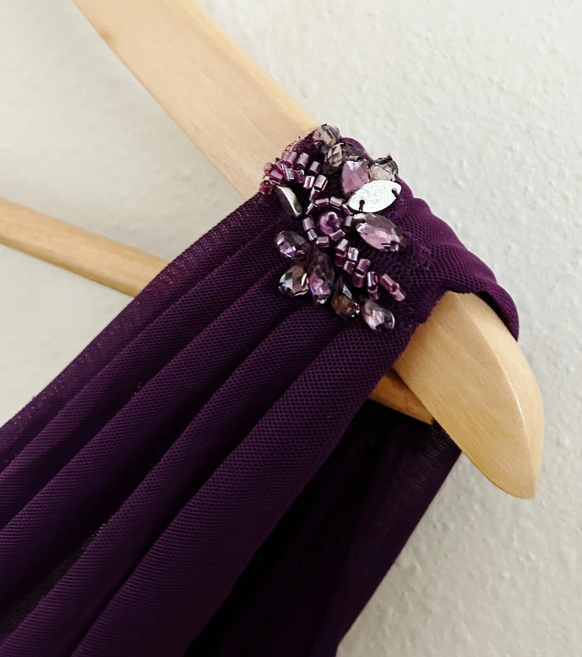 Nuevo con etiquetas Cameron Blake Mon Cheri Capucha Lentejuelas Vestido Boda Formal Vestido Berenjena 12  Foto 4 de 4