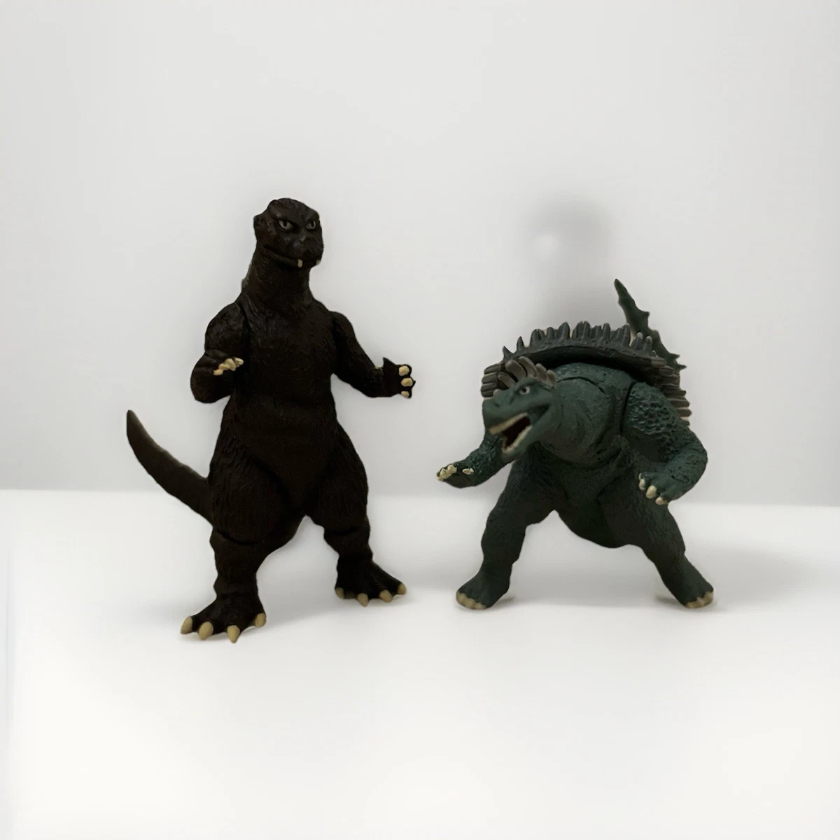 Preços baixos em Brinquedos Godzilla 1955 | eBay