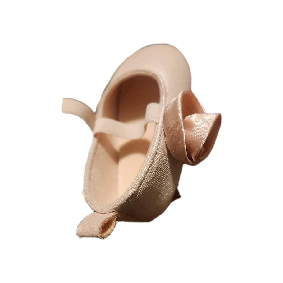 Par de Zapatos Niñas 6-9 Meses Rosa Pálido Brillo Satén Flor Correa Elástica.  Nuevo. Foto 3 de 4