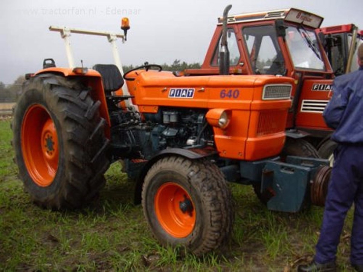 Trattore FIAT 480 DT Vigneto Manuale uso manutenzione Libretto istruzioni ITA Trattore FIAT 480 DT Vigneto Manuale uso manutenzione Libretto istruzioni ITA