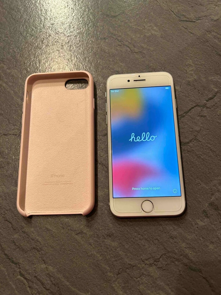 Apple iPhone 7 - 32GB - ARGENTO - Immagine 4 di 4