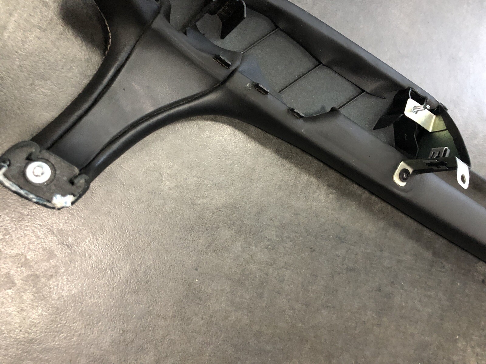 2005-2010 BENTLEY GT GTC PASSENGER DOOR PANEL ARM REST BLACK W/ WHITE STITCHING