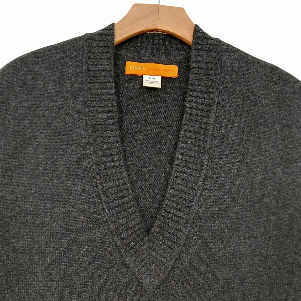 Женский кашемировый вязаный топ туника Cynthia Steffe средний серый с коротким рукавом с v-образным вырезом  - Изображение 2 из 4