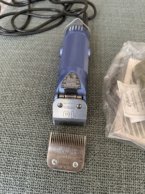 Oster Turbo A5  2 Speed Professional Clippers. Slightly Used.