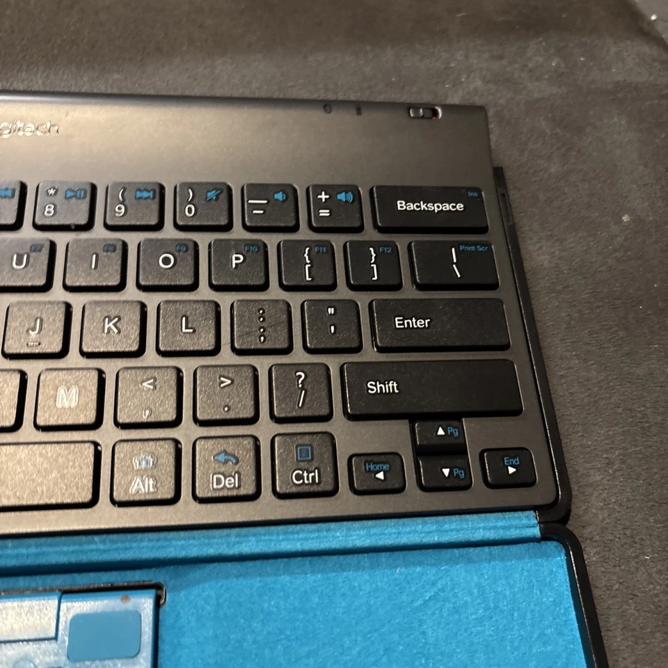 Teclado Tablet Logitech Para iPad Y-R0034 Teclado Bluetooth Negro Azul PROBADO Foto 3 de 4