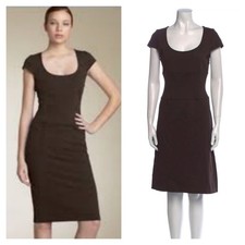 Diane Von Furstenberg Scoop Neck Knee-Length Dress Size: M | US 6-