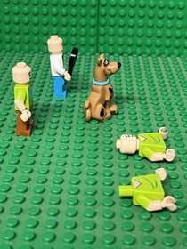 Seated Scooby Doo + Shaggy & Fred Parts - Lego Minifigures
