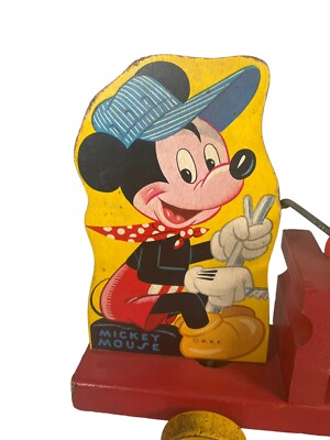 Fisher Price, WDP #485 Disney mickey mouse wooden pull train W