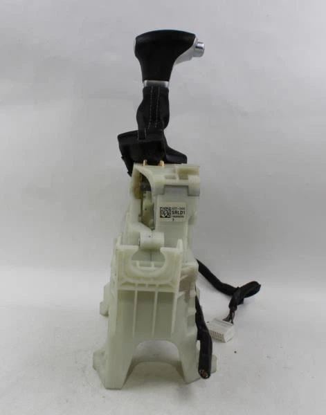 2017-2019 KIA NIRO Transmission Gear Shift Shifter OEM 17919 - Image 4 of 4