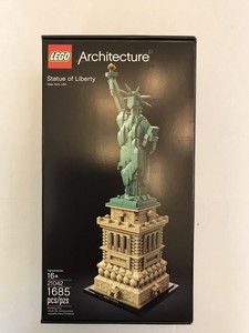 lego 21042 pieces