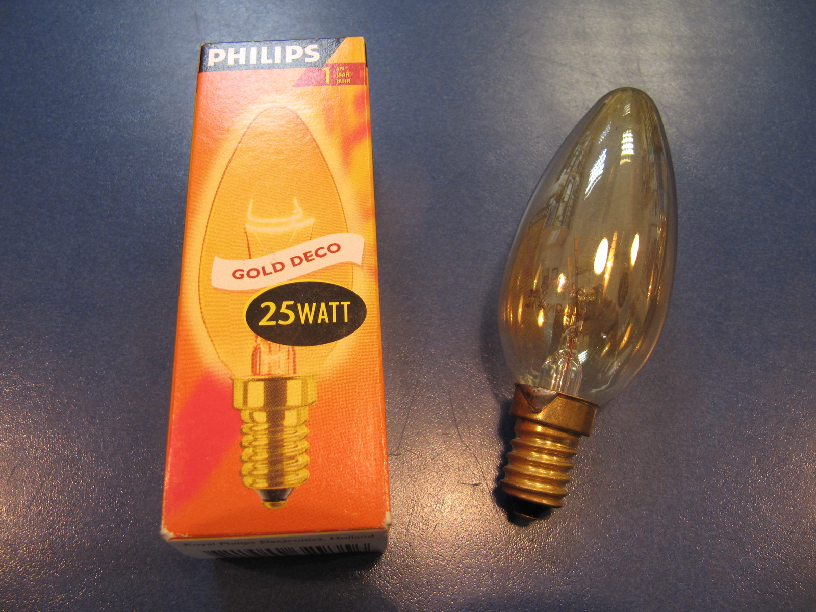 Philips Incandescent Candle 25W E14 Candle Lamp GOLD DECO LUSTROUS