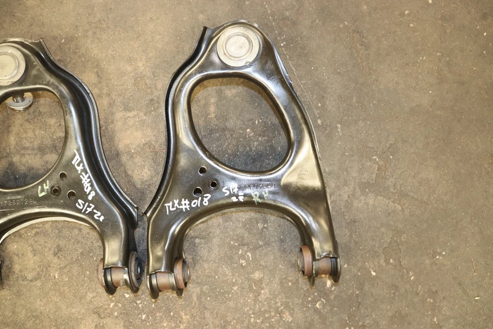 Brazos de control traseros derecho e izquierdo Acura TLX A-Spec 2015-2020 3,5 L tracción delantera OEM Foto 3 de 4