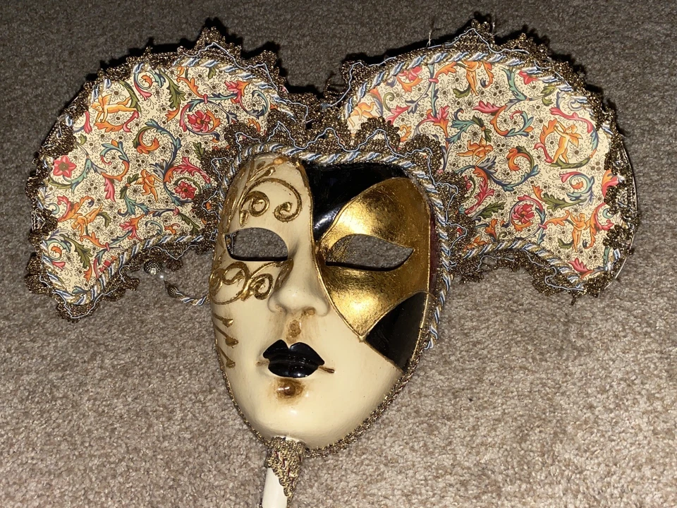 Italian Mask VENEZIA Hand-painted Made in Italy STAMPED With headdress - Image 4 of 4