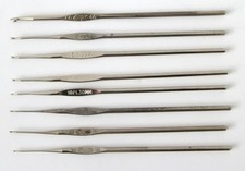 LOT 8 VINTAGE BOYE STEEL CROCHET HOOKS SIZES 00,  TWO 5 , 7, 10 ,  THREE 11