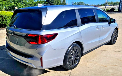 2025 Honda Odyssey EXL 3.5 LV-6 Loaded Like new condition Non-smoking