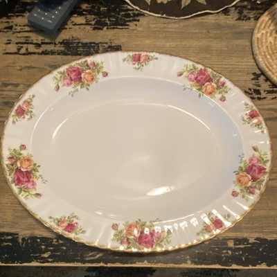 Royal Albert Old Country Roses Oval Platter Bone China England Gold Trim 13 in