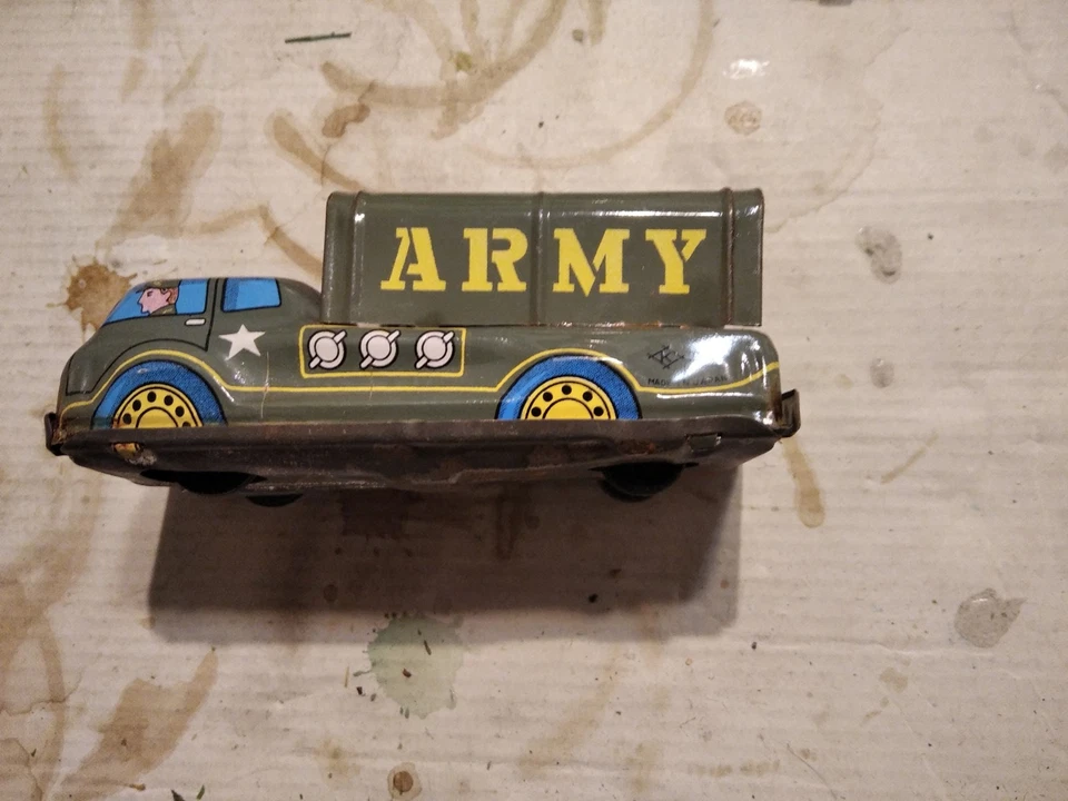 CAMION MILITARE- LATTA- MADE IN JAPAN 11 CM- BUONE CONDIZIONI - Immagine 2 di 4