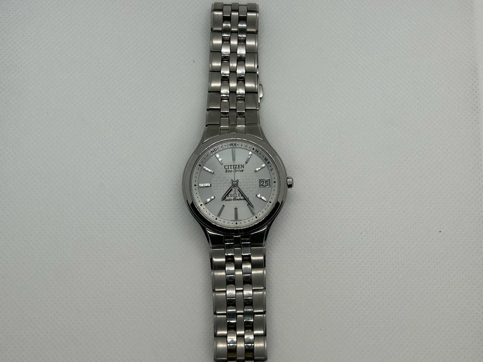 Citizen Exceed Men’s H111-T013627 Eco-Drive Radio Controlled Watch - Image 4 of 4