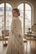 VTG Embroidered Silk Mantón 80”x 66” Hand Knotted Fringe Spanish Flamenco Style