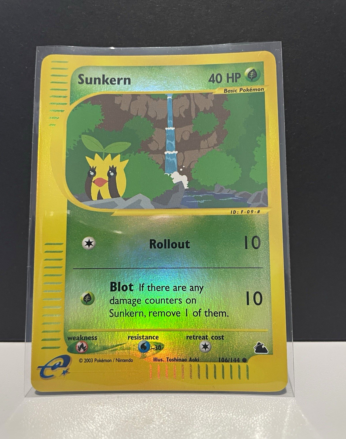 Pokémon NM Skyridge Sunkern 106/144 Reverse Holo 2003 English