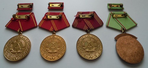 Colección medallas de policía RDA para servicios fieles, 6 piezas - Imagen 4 de 9