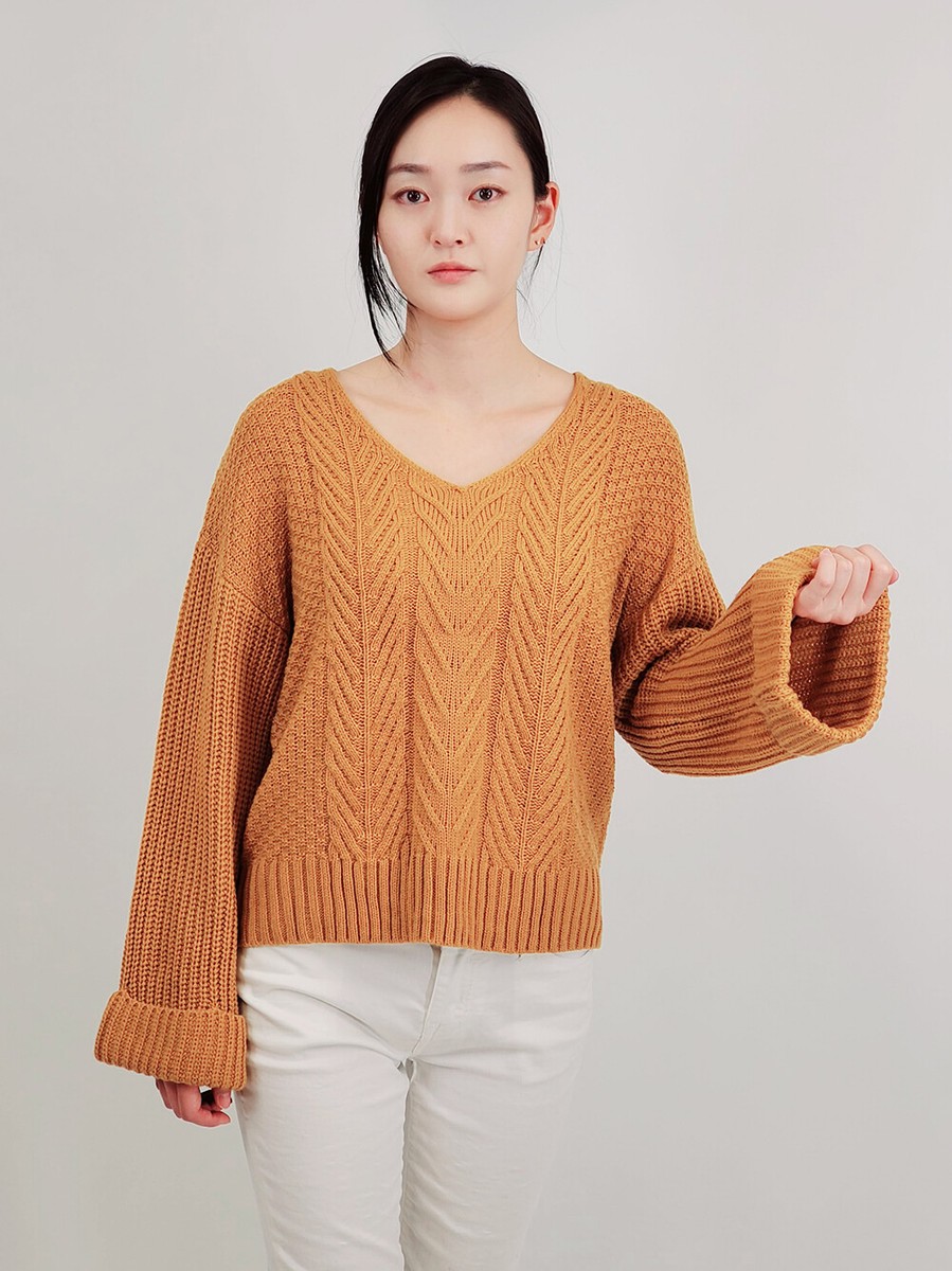 Yemak Women's Oversized V Neck Wide Sleeve Chunky Cable Knit Pullover M3657