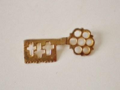 Broche Vintage En Vermeil Clé Gothique Avec 3 Croix - Argent Sterling, Marquée MMA Et STERLING