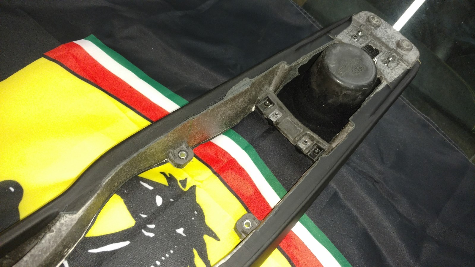 FERRARI 458 ITALIA SPIDER INTERIOR CENTER CONSOLE TUNNEL PANEL OEM 812867