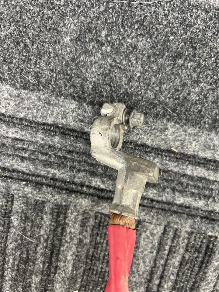 GMC Yukon XL Denali 2008 OEM cable de batería positivo Foto 2 de 4