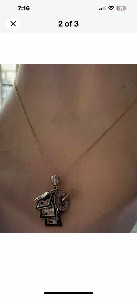 Colgante de dinero en rollo personalizado de diamantes de corte redondo de 3,80 quilates enchapado en oro amarillo de 14 quilates + cadena Foto 2 de 4