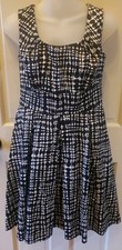 Calvin Klein Dress Square Neckline  Sleeveless A-Line Pleated Sz 4 Black White 