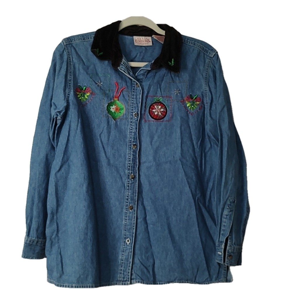 Basic Editions Holiday Denim Button Down Top Size… - image 1