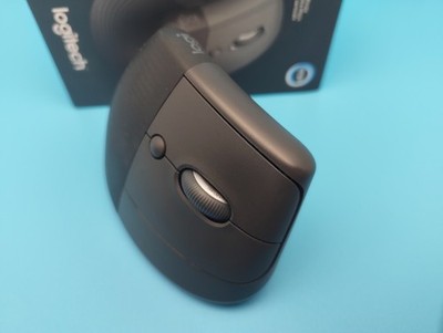Logitech Lift Vertical Ergonomic Mouse, Wireless, Bluetooth (Rechtshänder)
