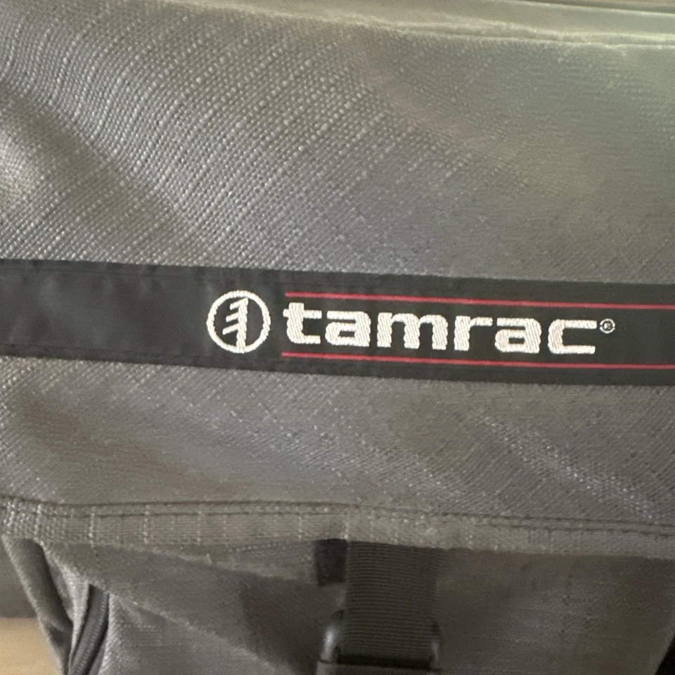 Vintage Tamrac Camera Pro Equipment Shoulder Bag Case Extra Large Gray Model 614 - Image 2 of 4
