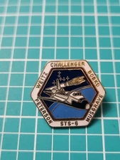 Vtg Challenger STS-6 Nasa Official Space Shuttle Gold Tone Lapel Pin
