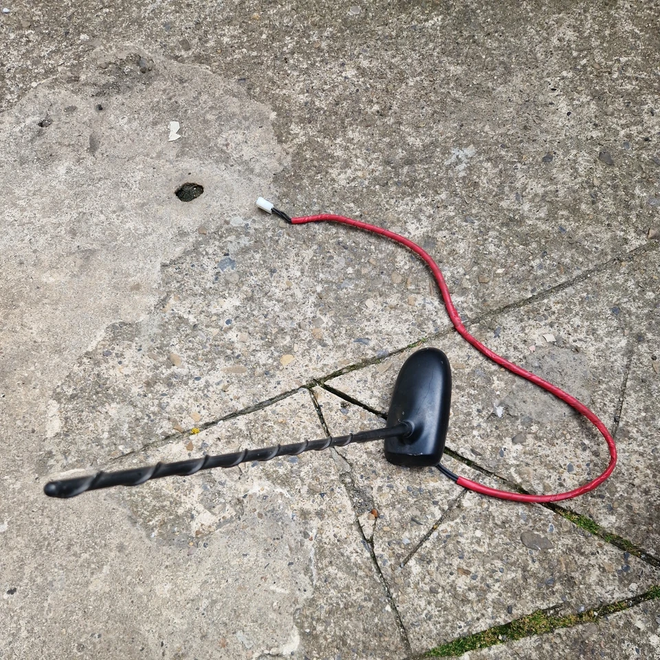 ANTENA AÉREA TOYOTA YARIS 2015 2012-2020 Foto 4 de 4