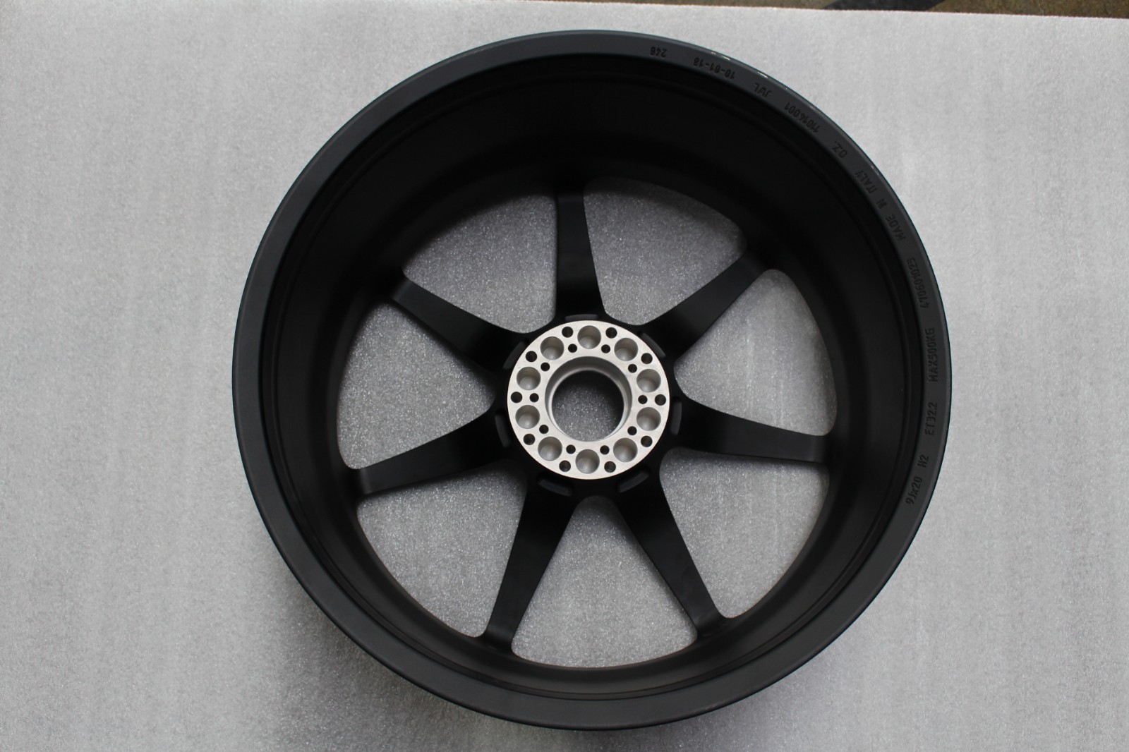 Lamborghini Aventador, Front Wheel, Razze 83X, Used, P/N 470601023