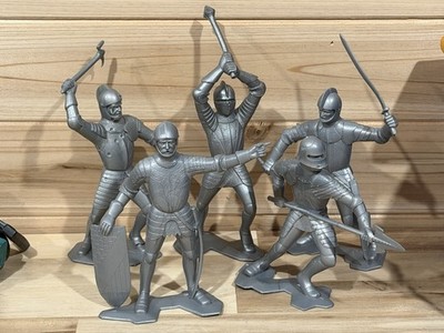 Vintage 1964 Louis Marx & Co 6  Plastic Toy Medieval Knights Set Of 5 (1 Damaged
