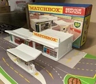 Matchbox MG-1 BP Service Station with Cardboard Forecourt Lesney England w/ box