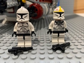 LEGO Star Wars 8019 Republic Attack Shuttle - Complete with Instructions