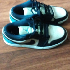 Nike Unisex Kids Low Top Athletic Sneakers Colorblock White/Black/Blue 2.5