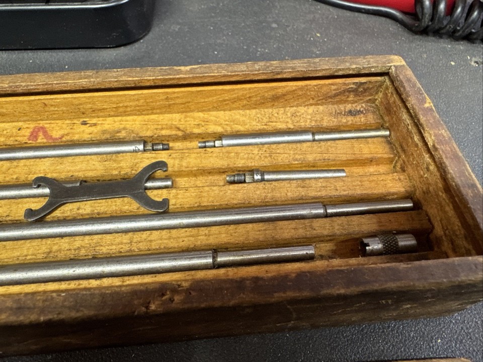 Brown and Sharpe no. 264 Inside Micrometer 2-8